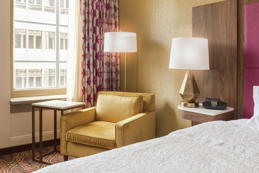 Hampton Inn Majestic Chicago Theatre District 31/52