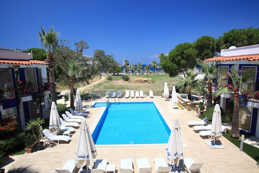 Catamaran Hotel 44/55