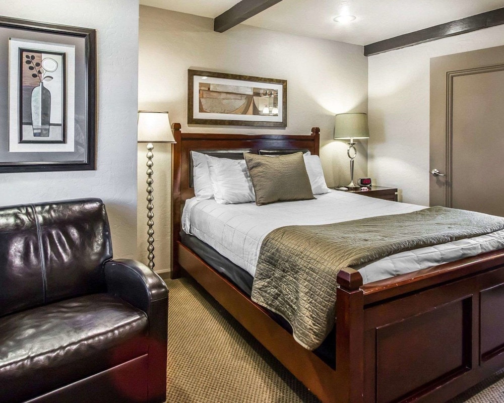 Rodeway Inn and Suites Downtowner Rte 66 12/39