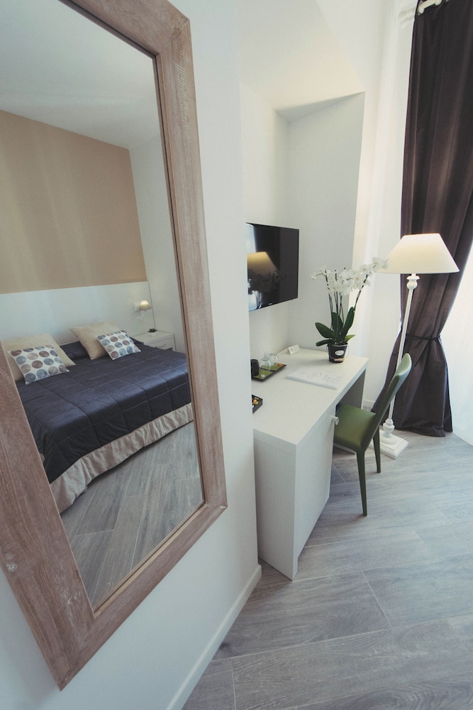 Vantaggio Suites & Apartments 25/39