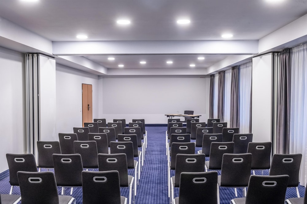 INTERCITY HOTEL FRANKFURT AIRPORT 55/61