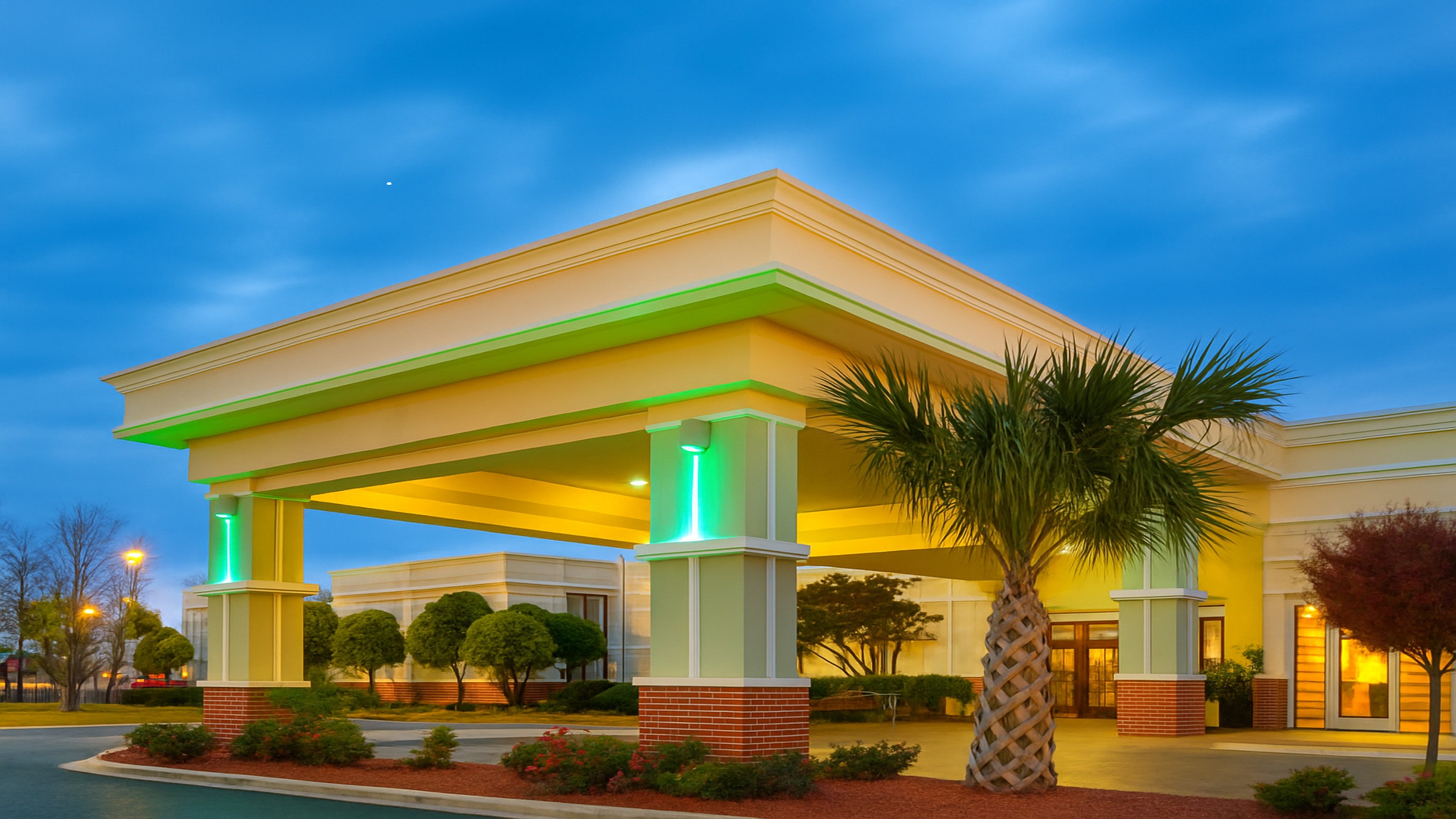 Holiday Inn Lumberton North - I-95, an IHG Hotel 4/41