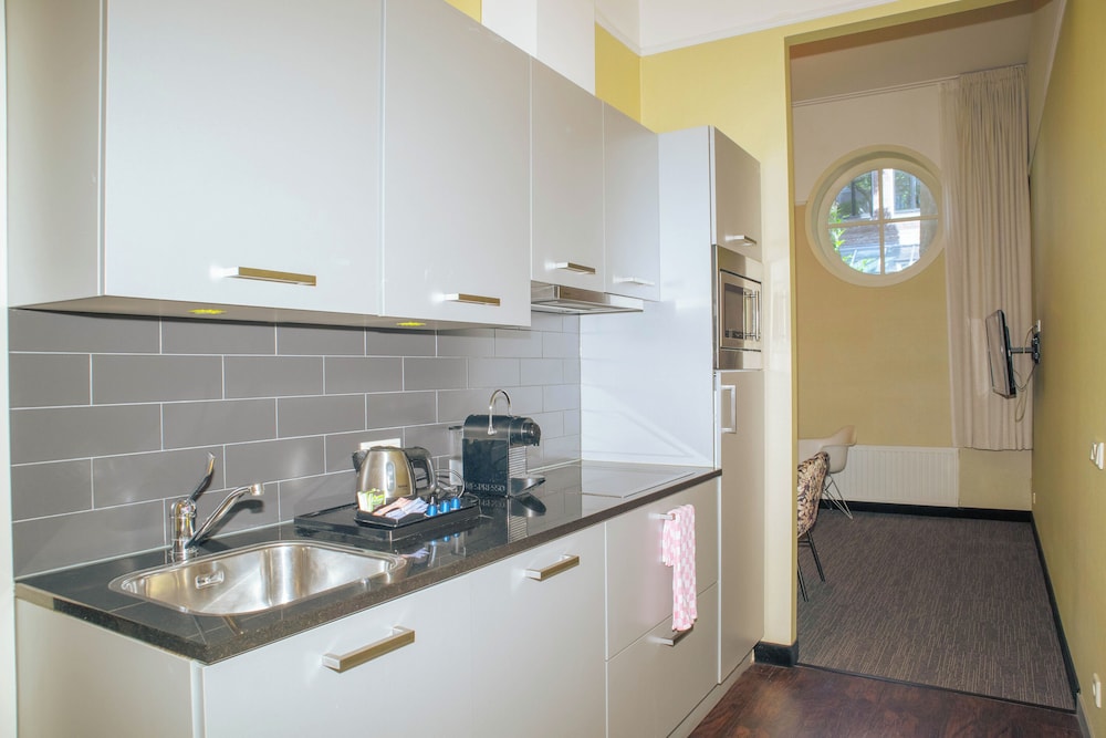 Golden Mansion Apartments 40/40