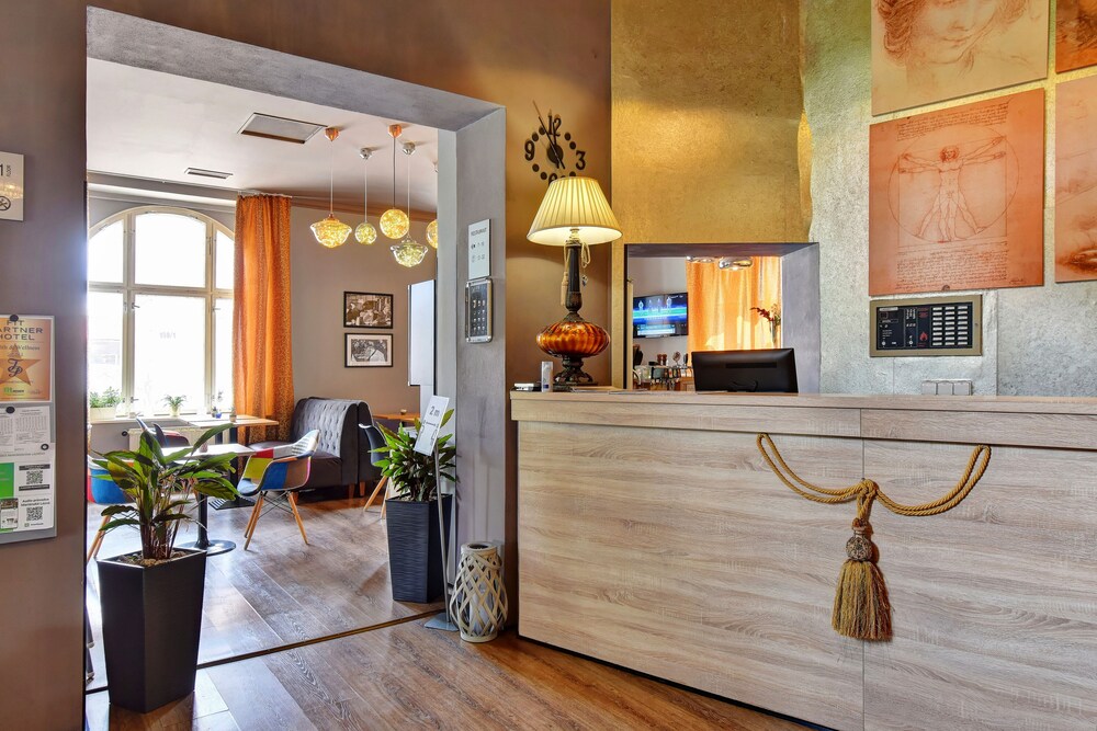 Hotel Davinci 4/48