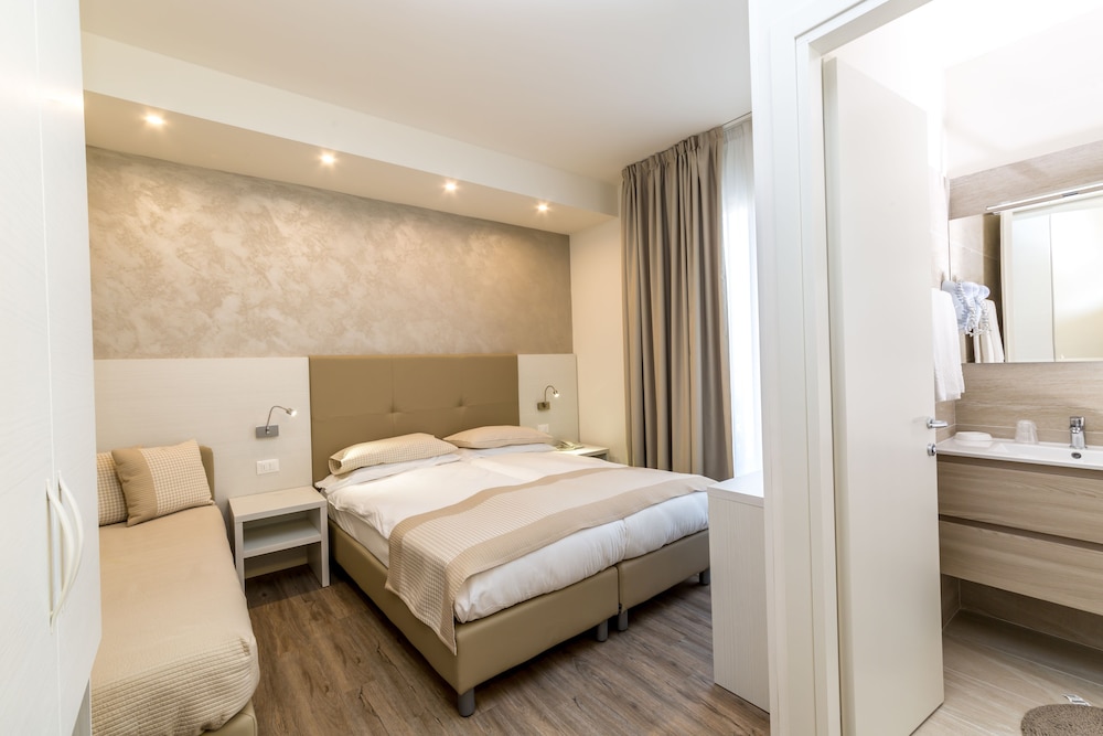 Hotel Touring 15/48