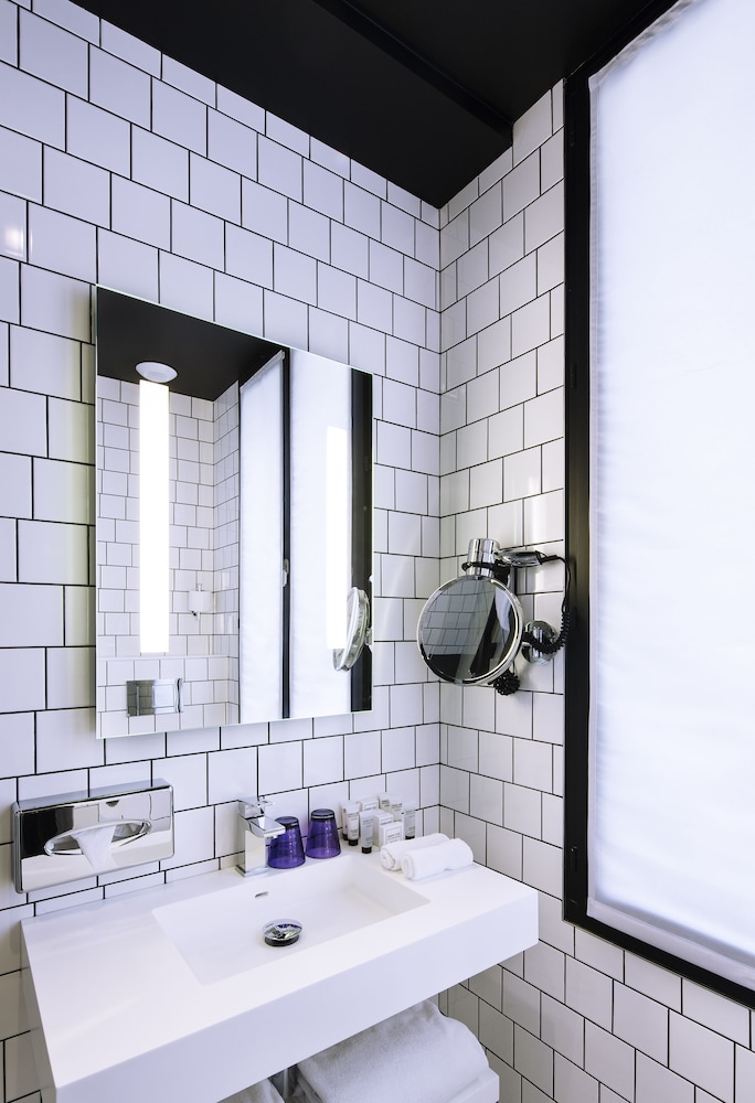 جناح جونيور كبير بسرير كينج، Best Western Premier Faubourg 88 3/3
