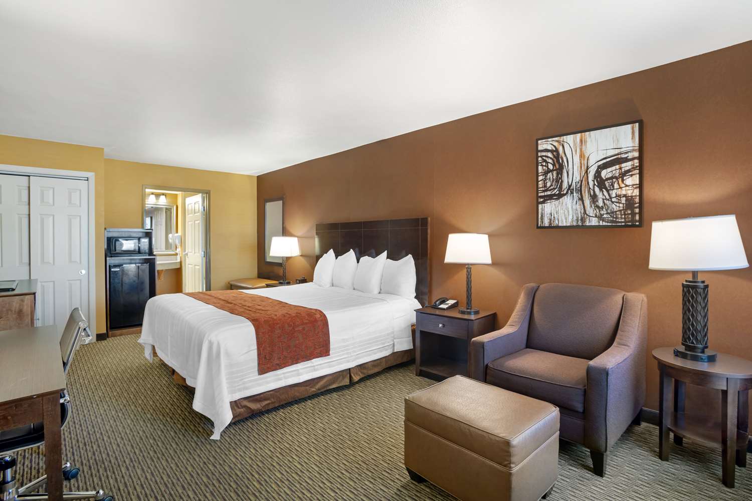 غرفة بسرير كينج بحوض استحمام لذوي الإعاقة، Best Western Exeter Inn & Suites 2/5