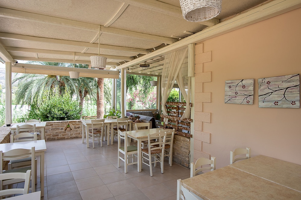 Calypso Hotel 43/67