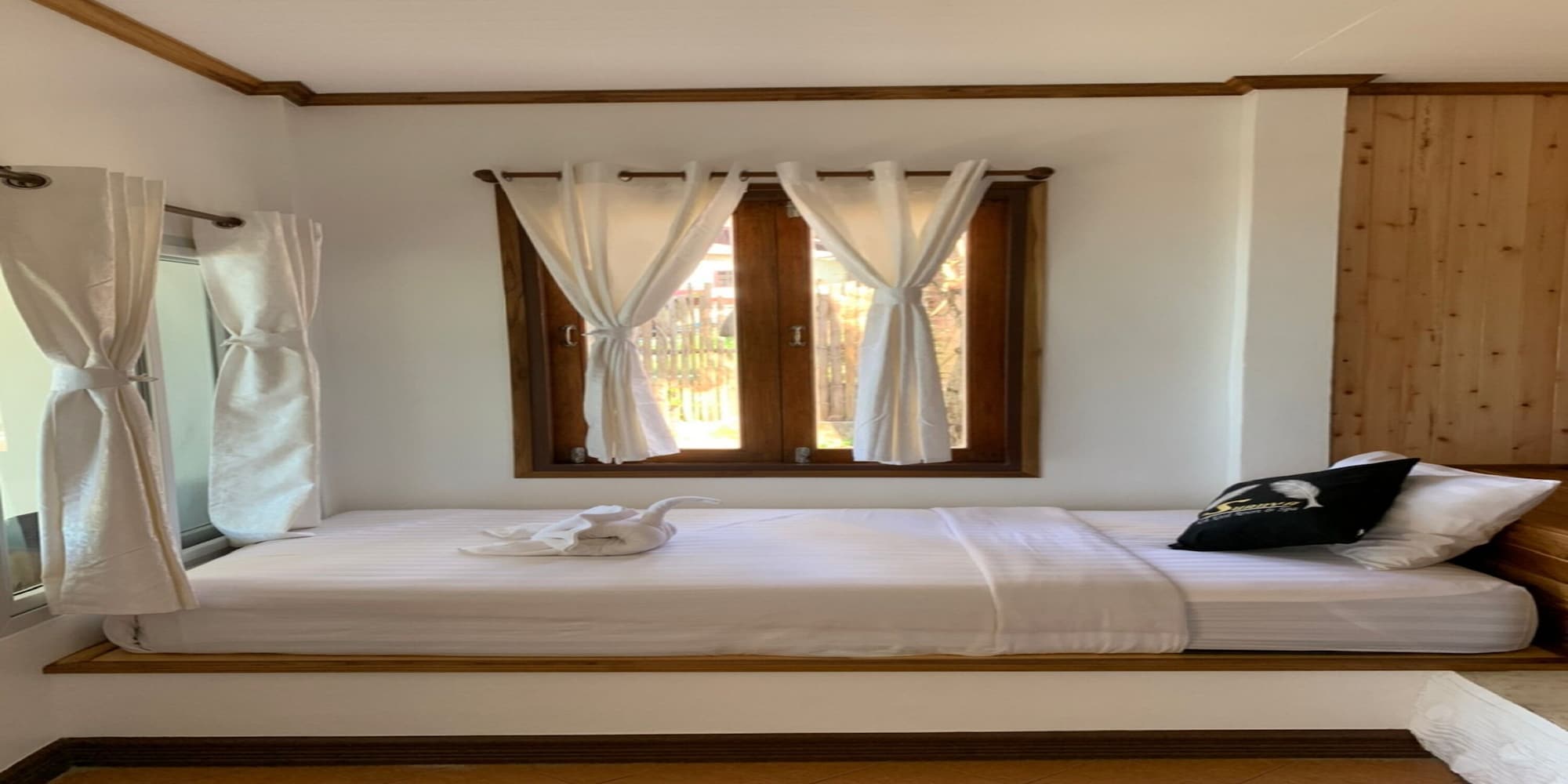 Room, Triple, 1 Double and 1 Single Bed, Beach Front