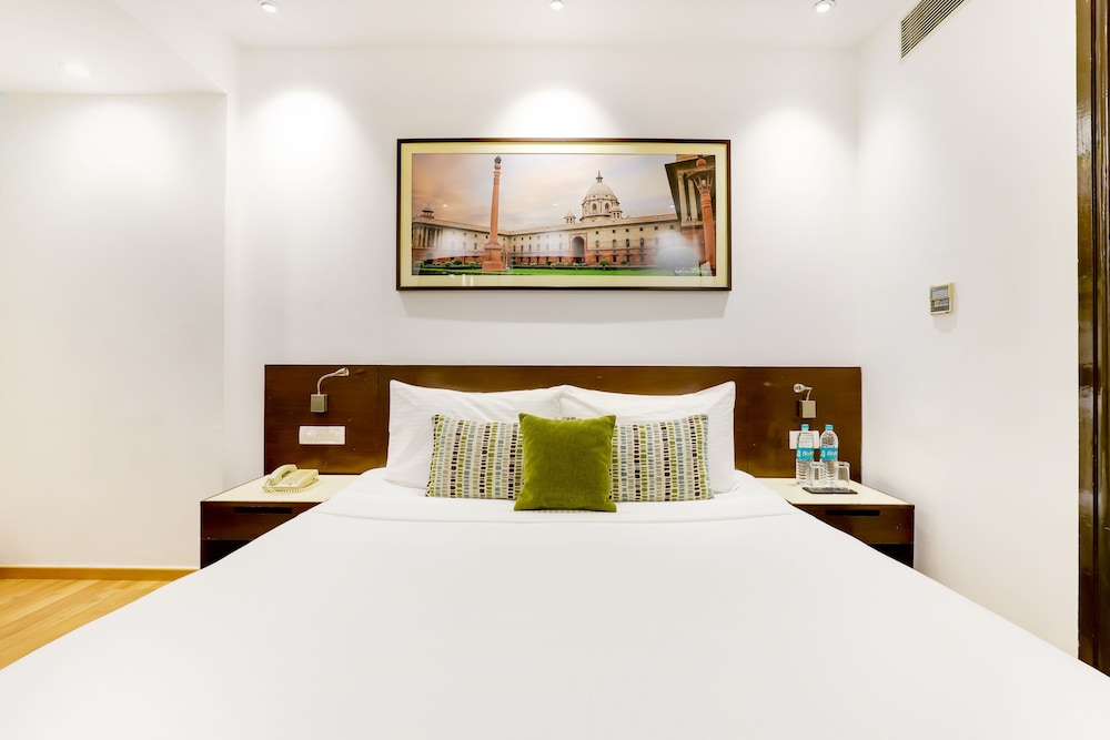 Lemon Tree Premier 1 Leisure Valley Gurugram 22/60