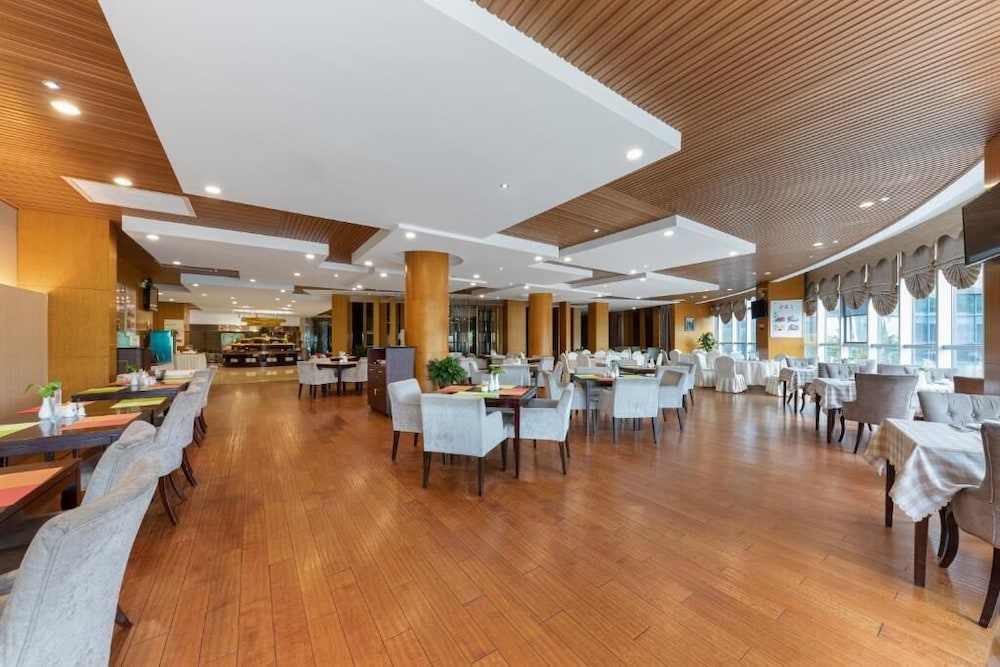 King Maker Grand Hotel 39/49
