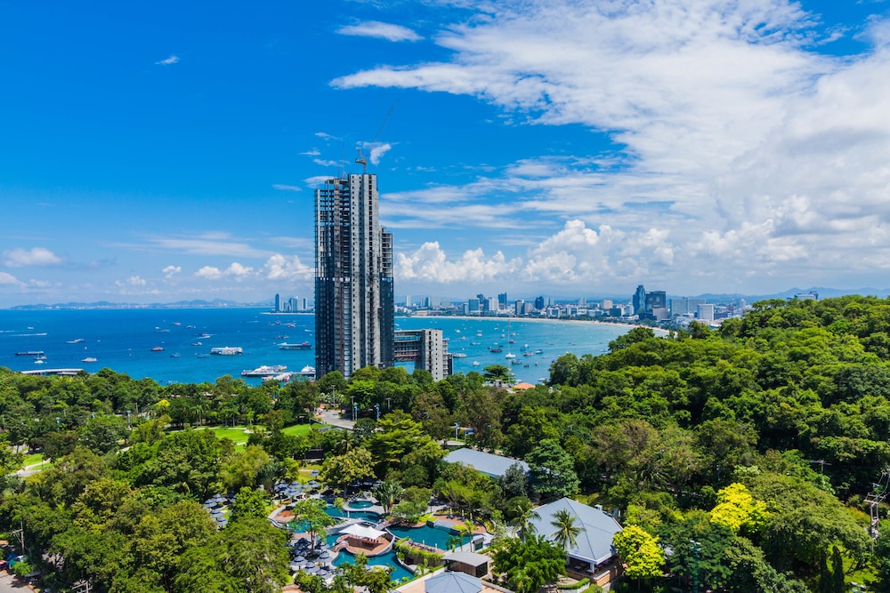 The Point Pratumnak by PSR ASIA 38/50