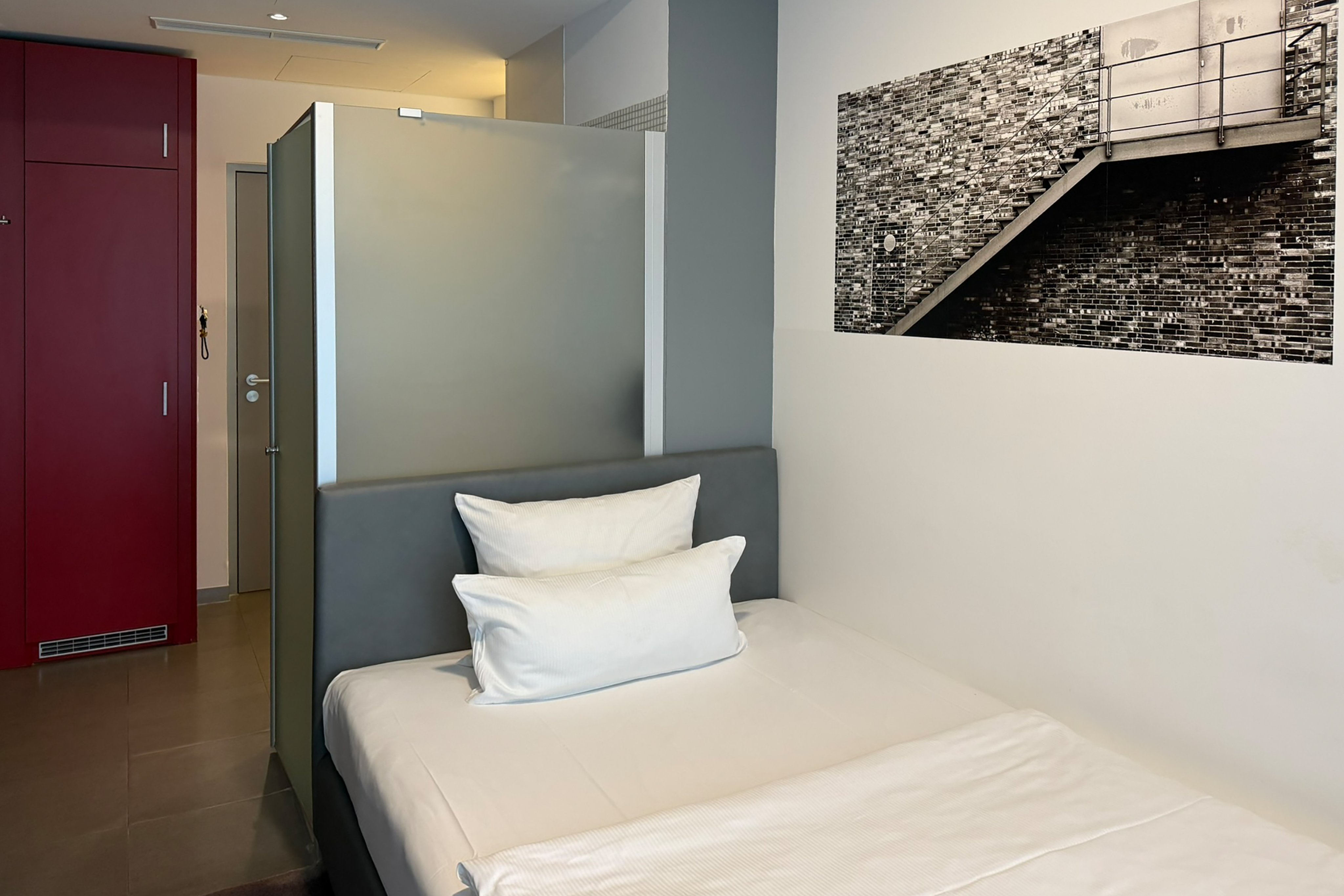 Standard, Garner Hotel Berlin - Gendarmenmarkt by IHG 6/10