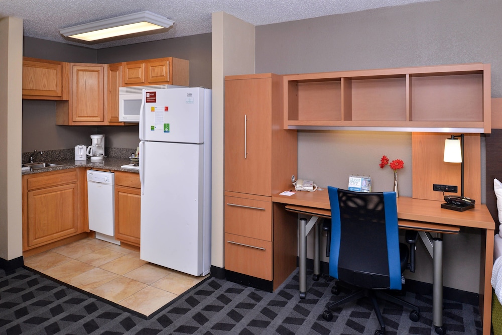 TownePlace Suites Detroit Warren 10/63