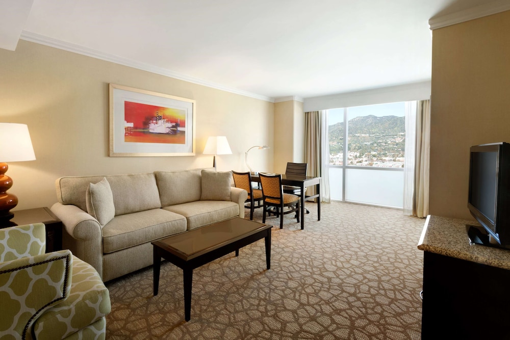 Embassy Suites by Hilton Los Angeles Glendale 25/54