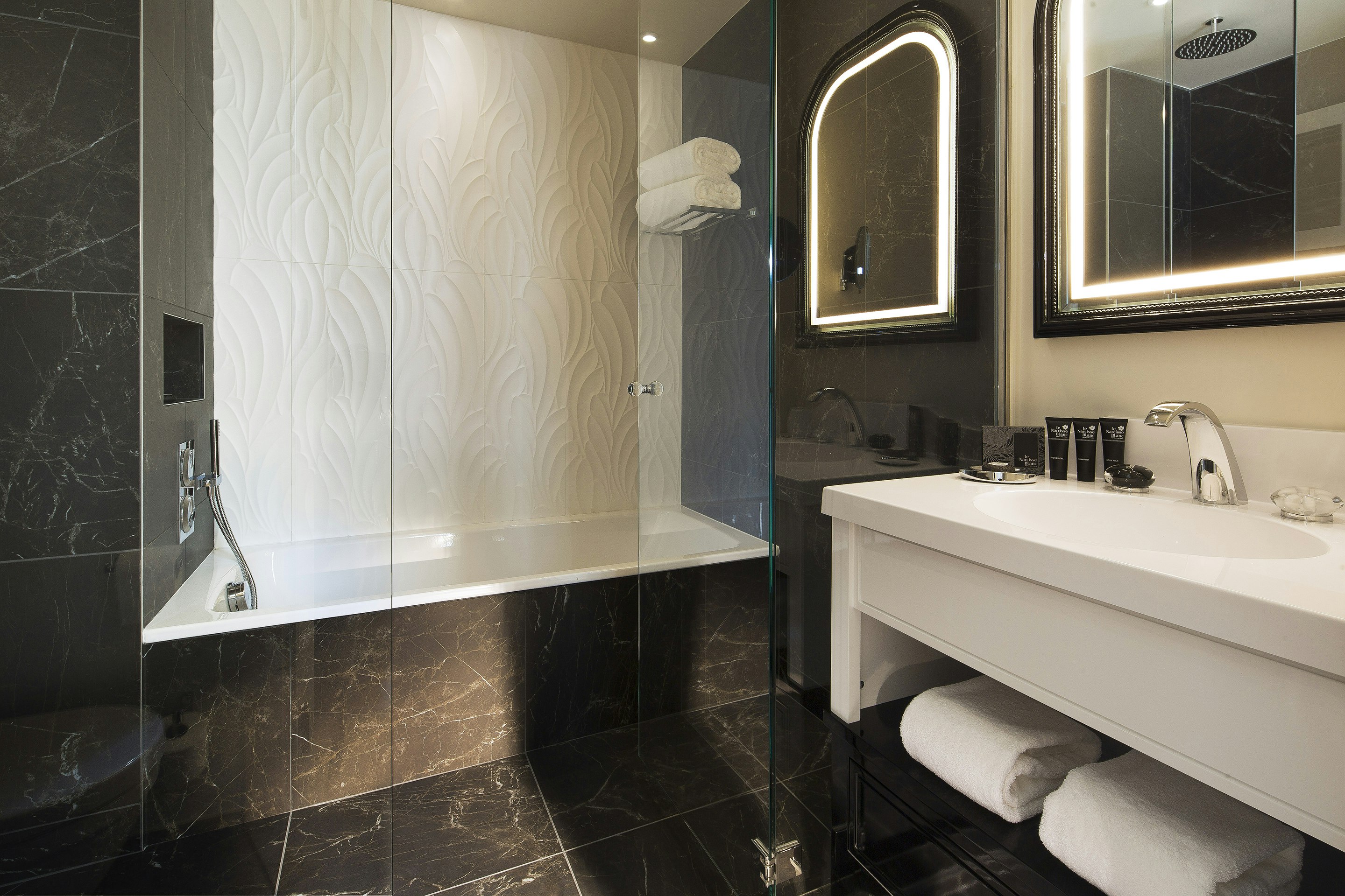 Hotel Le Narcisse Blanc Spa 79/85