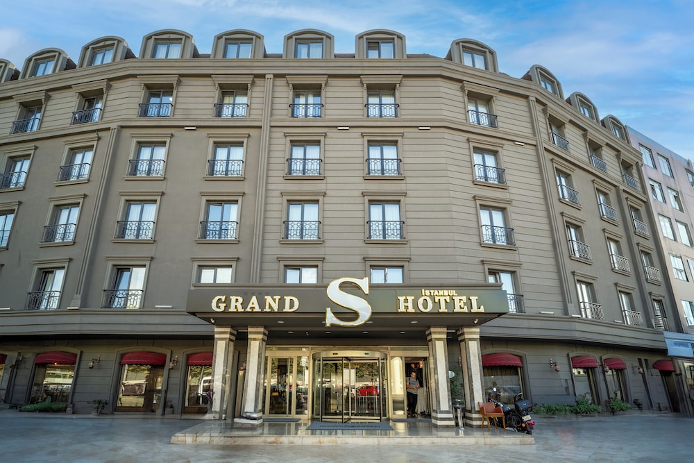 Grand S Hotel 3/56