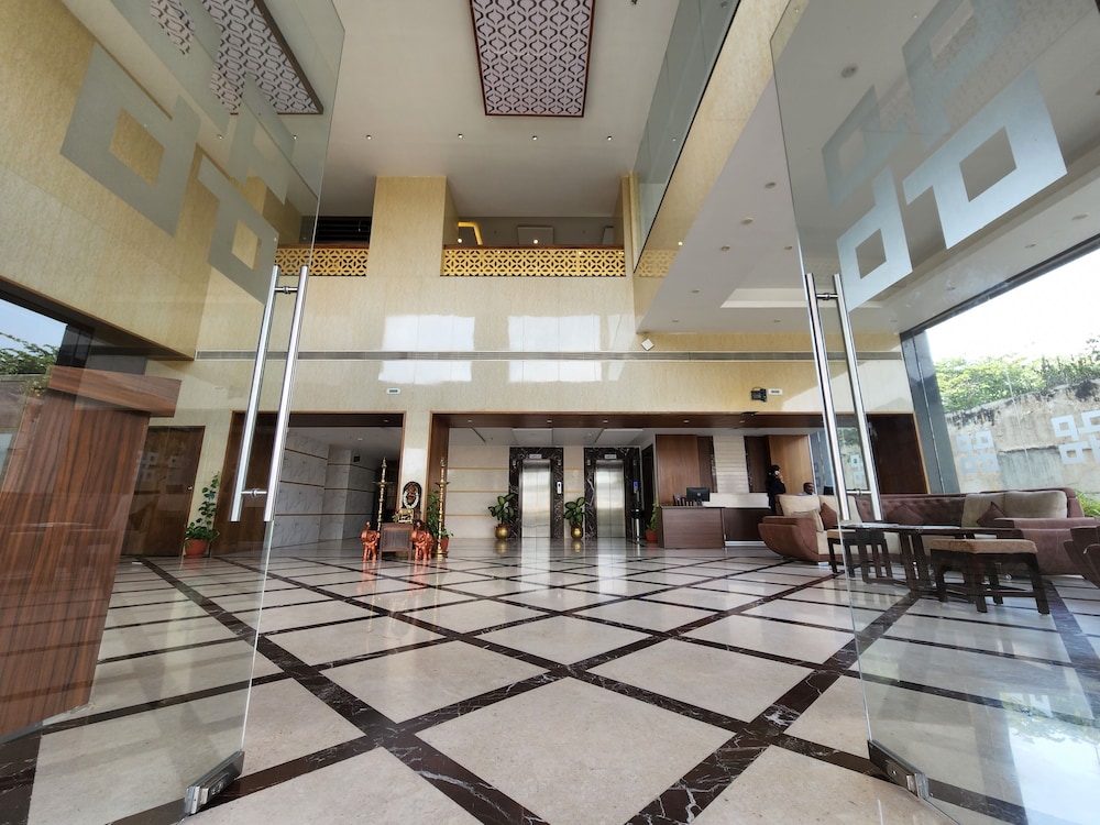 Hotel Preethi International 6/50