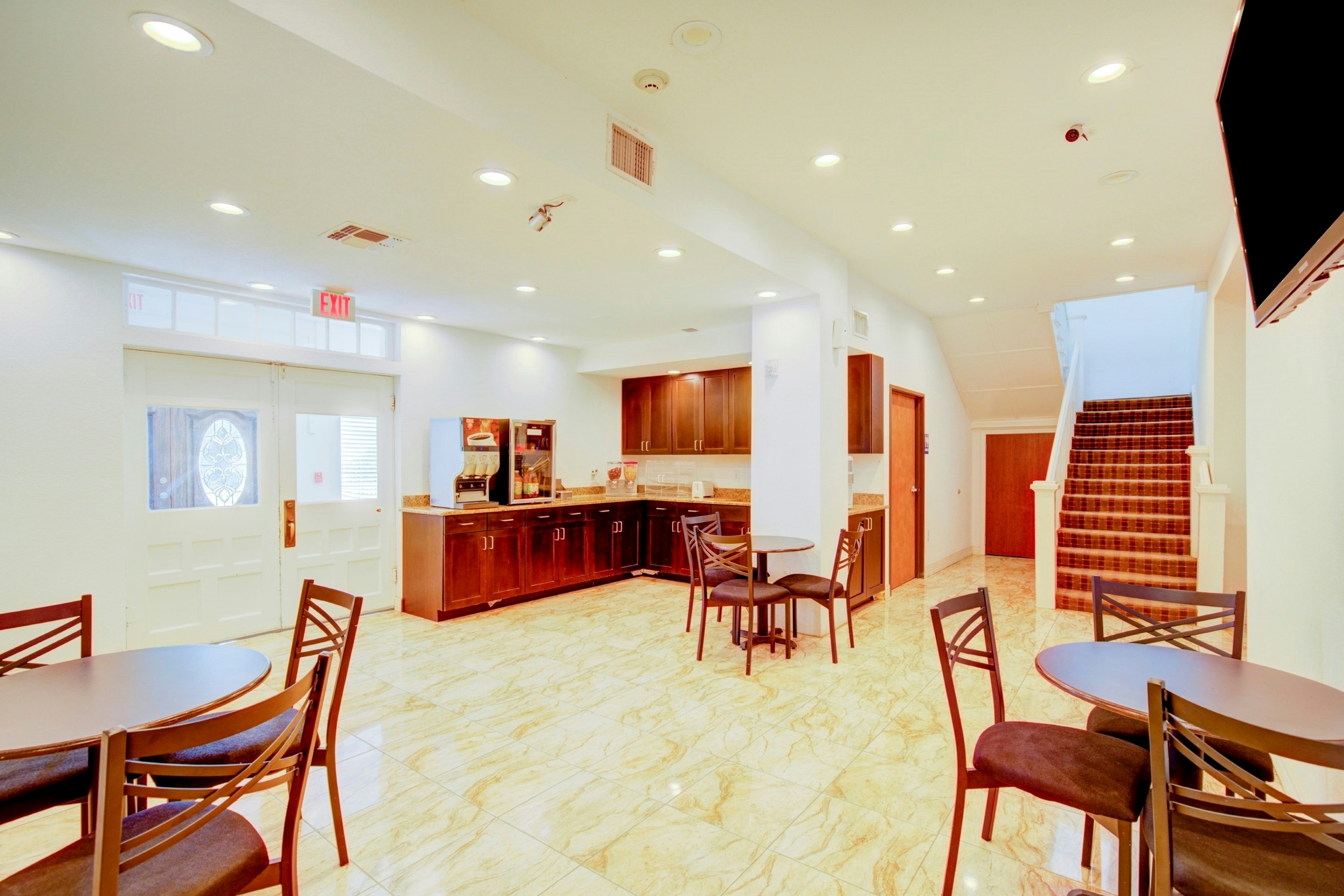 Hotel O Dilley Main St TX 28/42