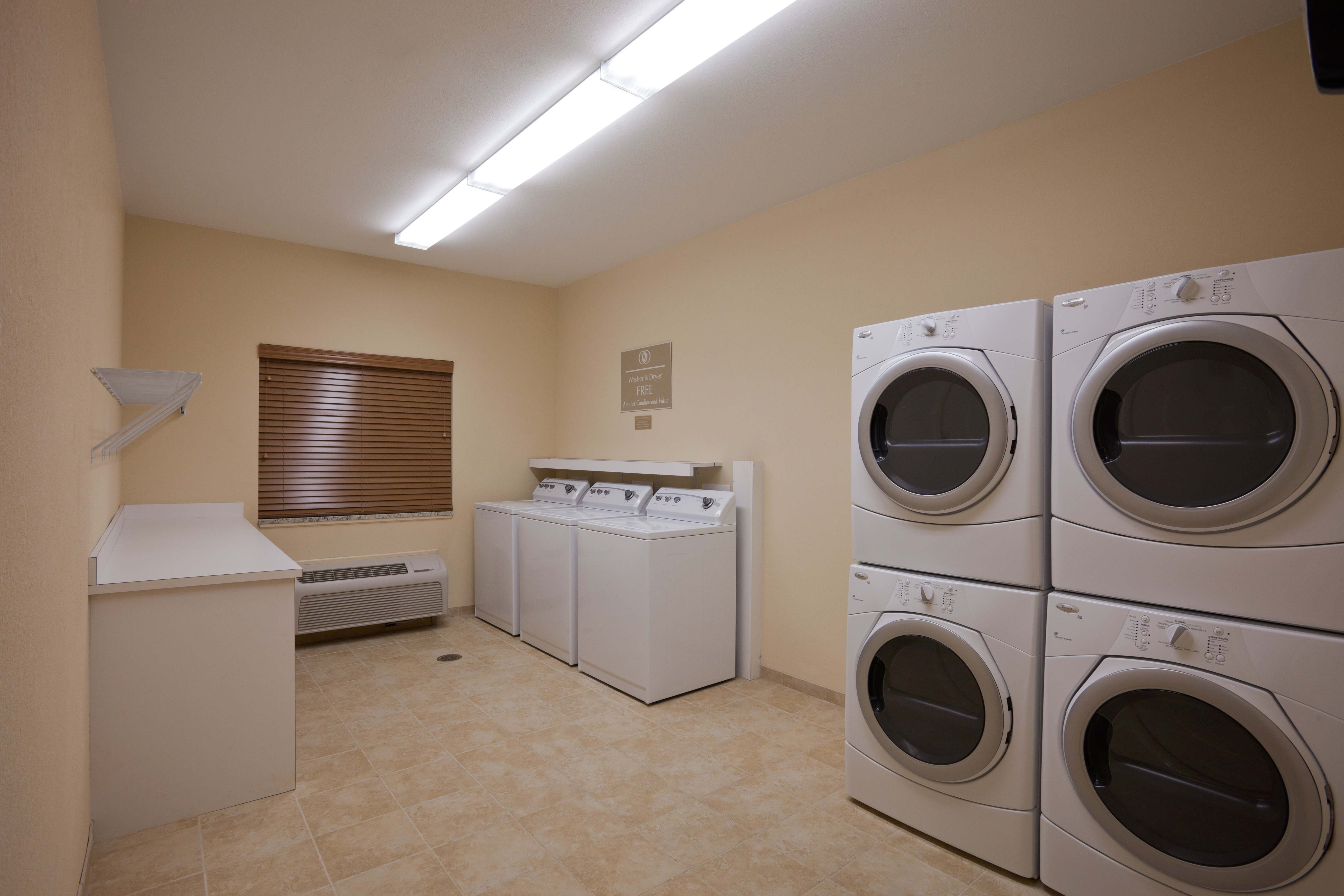 Candlewood Suites Enterprise 32/47