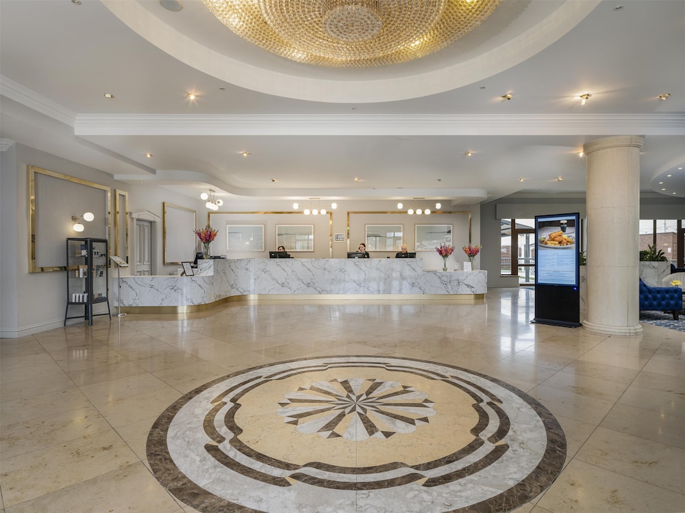 Diamond Coast Hotel 12/71