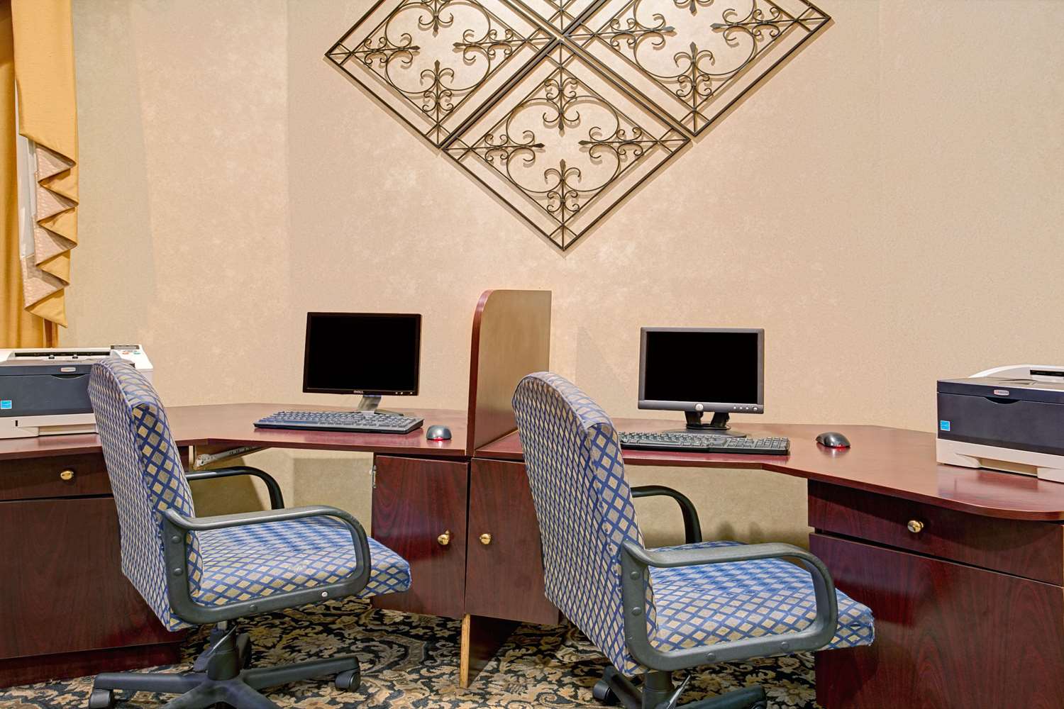 Garnet Inn and Suites Orlando 18/24