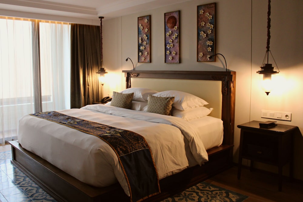 Ramayana Suites and Resorts 16/80