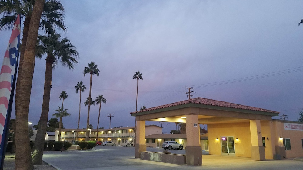Rodeway Inn & Suites Blythe I-10, CA in BLYTHE - CA