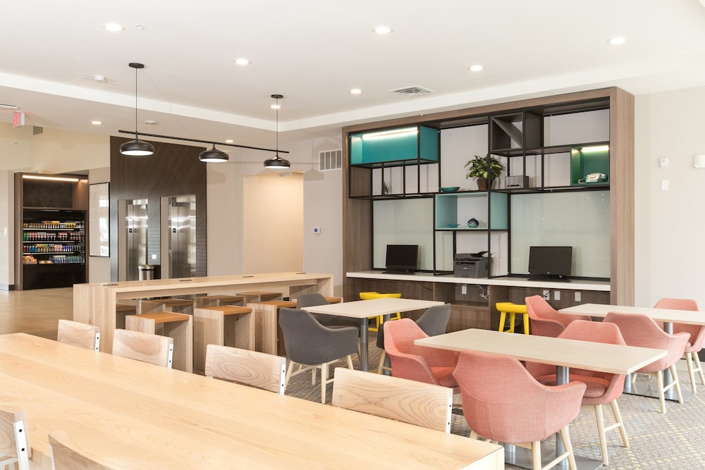 Holiday Inn & Suites Mount Pleasant 45/64