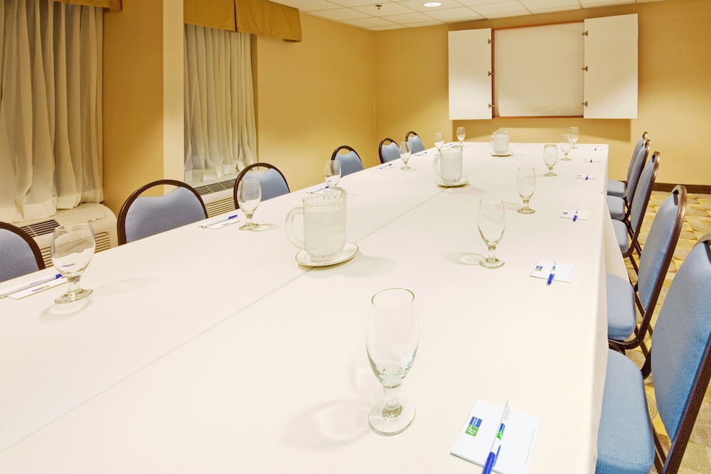 Holiday Inn Express Wilkes Barre East 49/57
