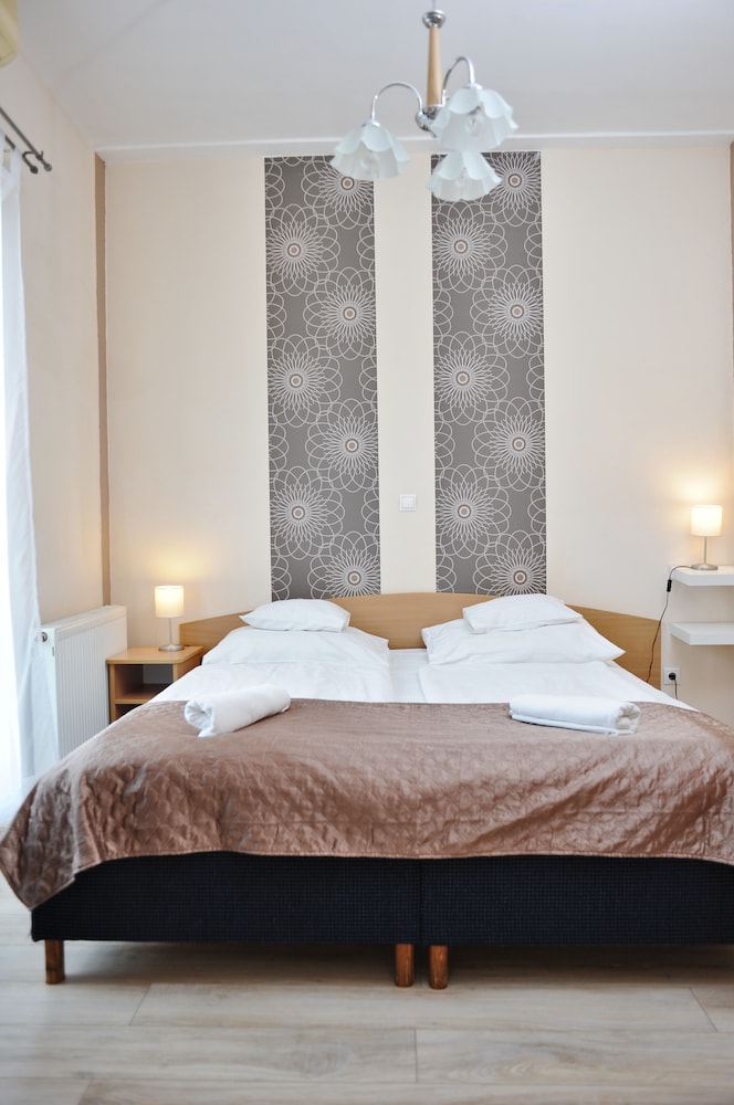 Hotel Papillon 29/50