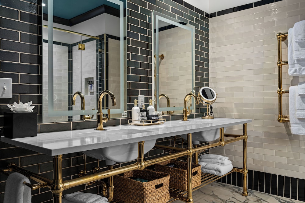 Emigrant Boutique Hotel 26/28