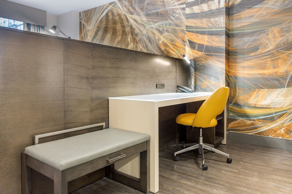 Cambria Hotel Philadelphia Downtown - Center City 46/60