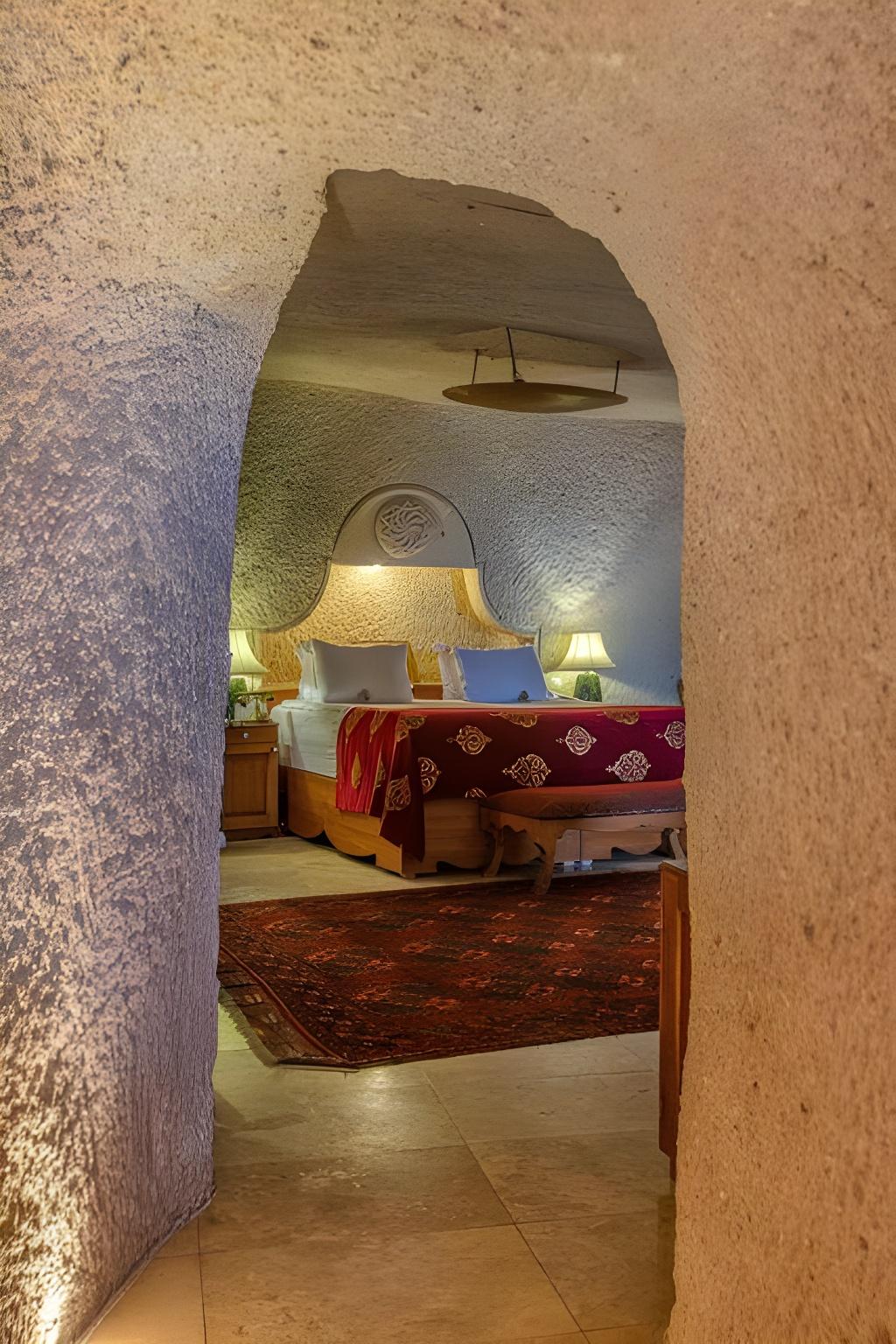 EXECUTIVE, SUITE