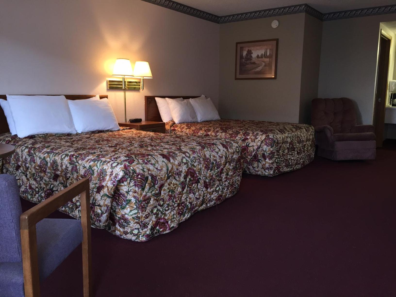 Twelve Oaks Inn 12/30