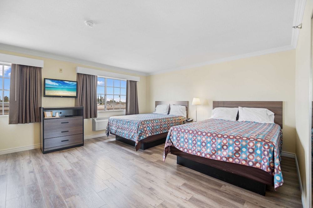 Hotel Fontana - CA 5/27