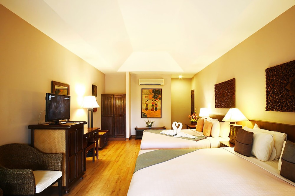 FAMILY, DOUBLE OR TWIN BED, GARDEN VIEW