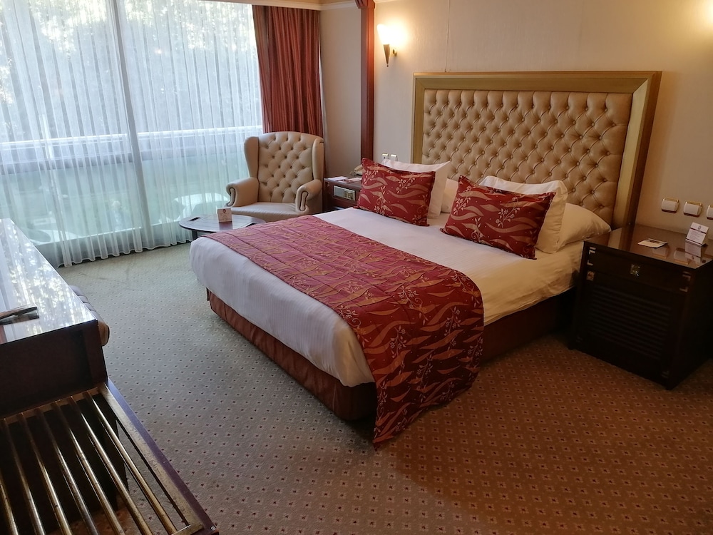 STANDARD, DOUBLE OR TWIN BED