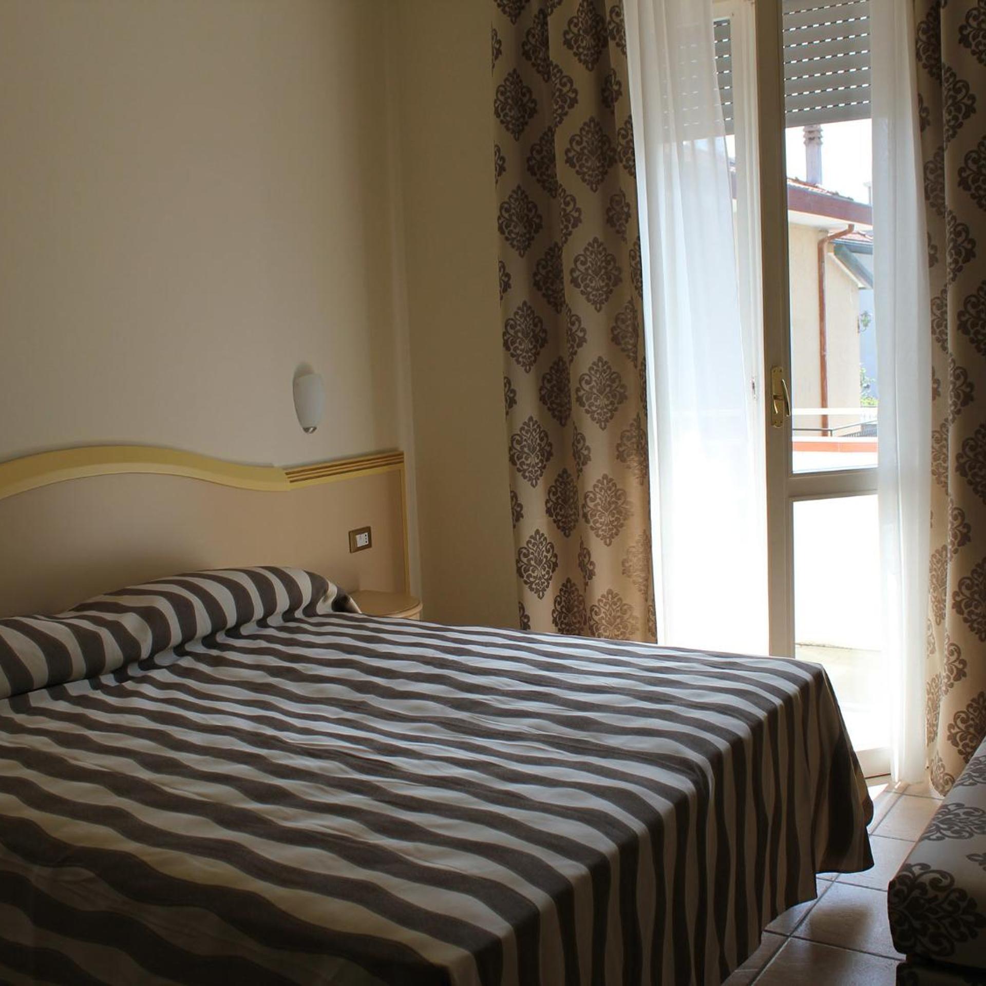 Marina Hotel 24/46