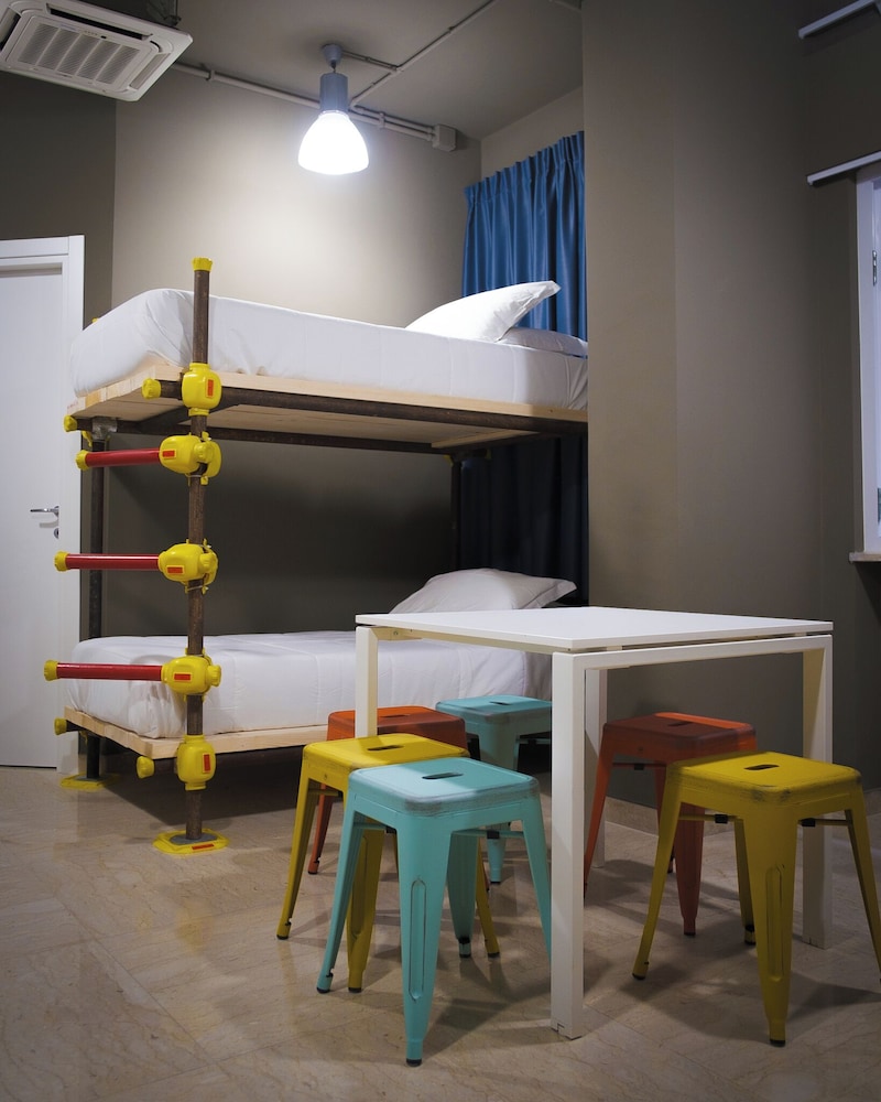 Hostelo Luxury Hostel 47/64