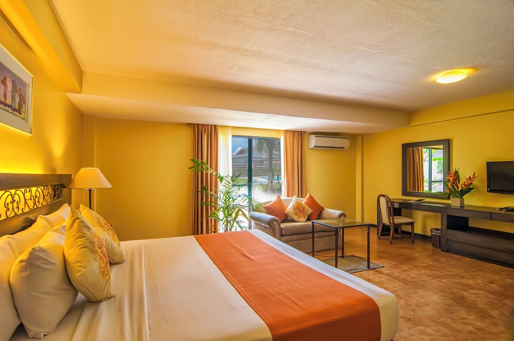 Montebello Hotel, Cebu 13/56