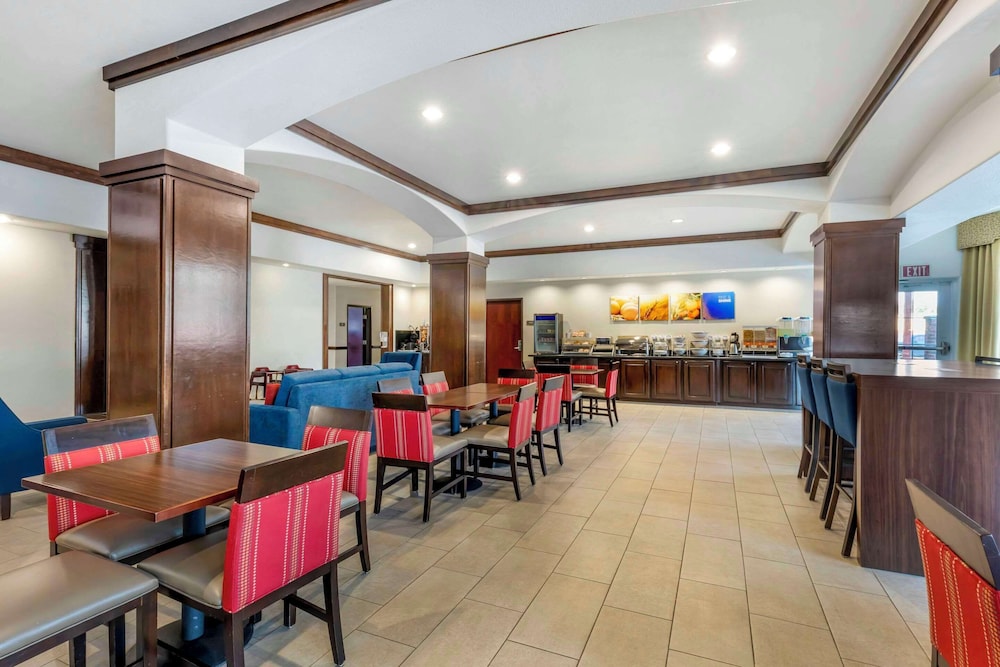 Comfort Inn and Suites Mexia, TX 41/59