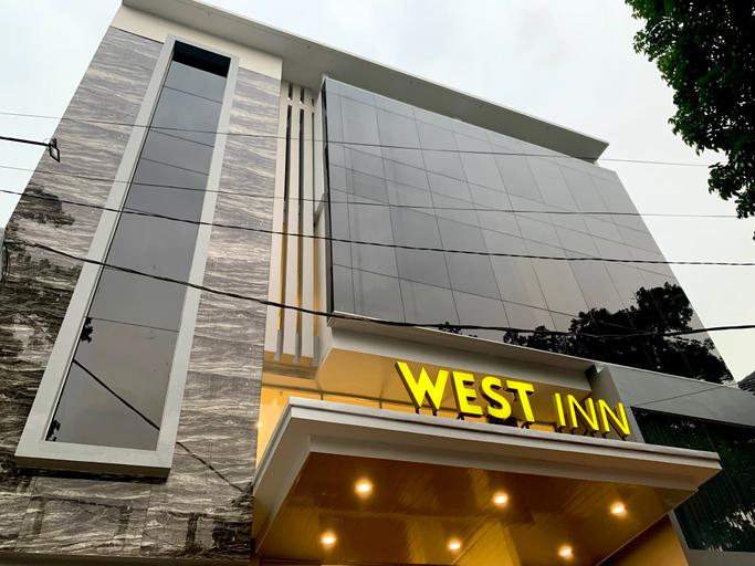 Cove West Inn 2/33