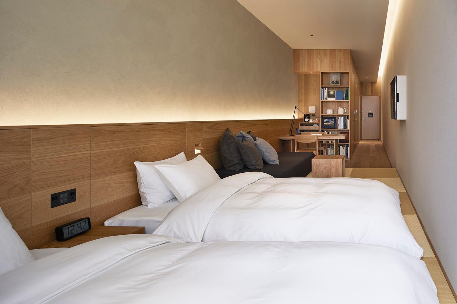 Type E, Deluxe, Twin Beds