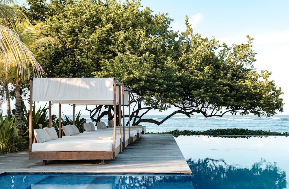 Amber Lombok Beach Resort 29/49