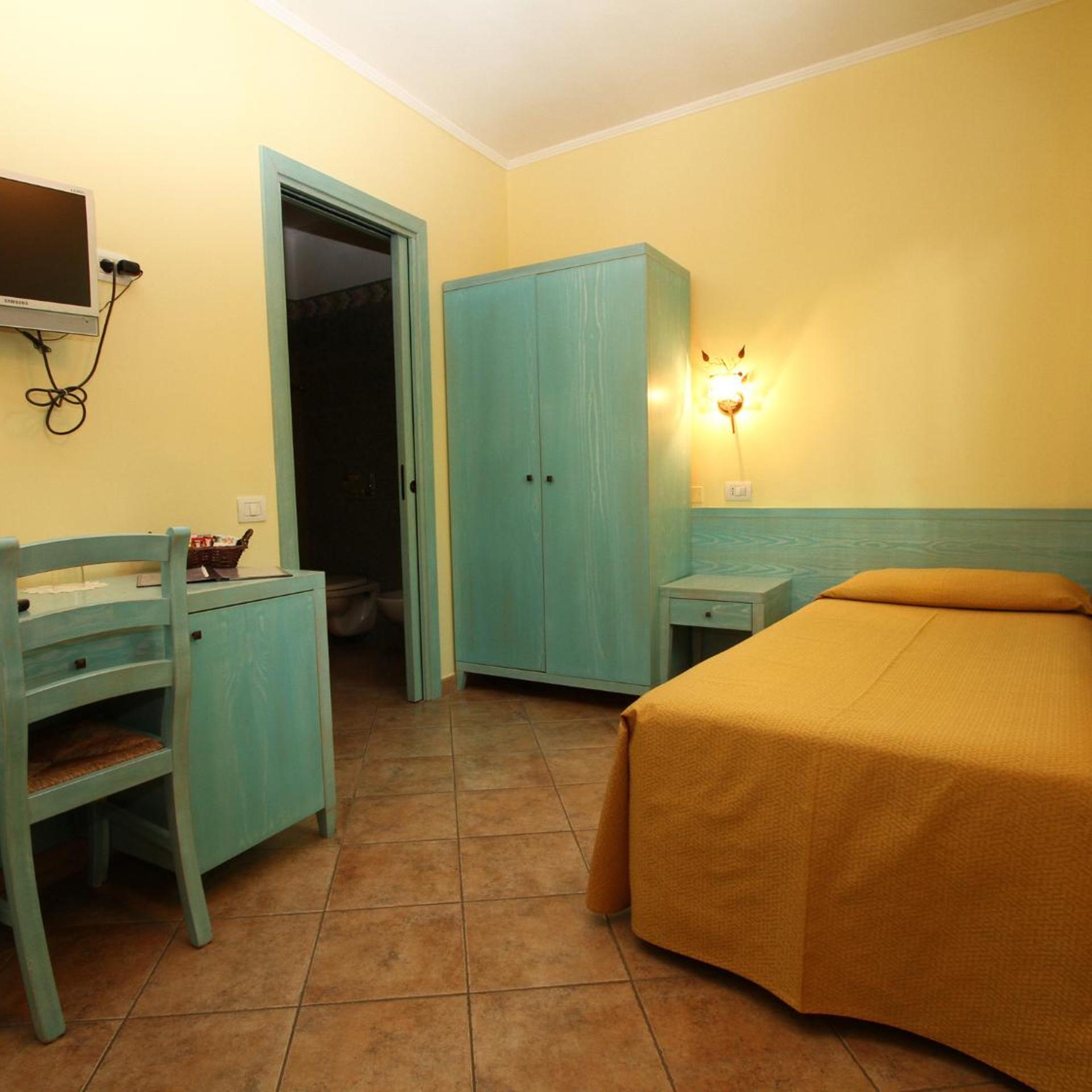 Room, Single