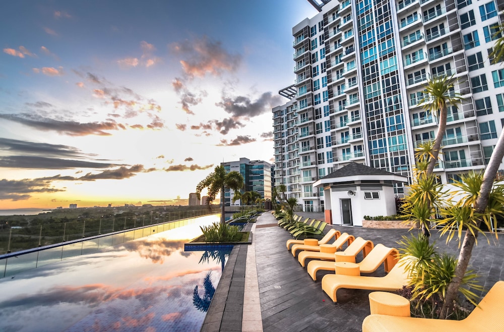 CSuites at 8 Newtown Residences 6/50