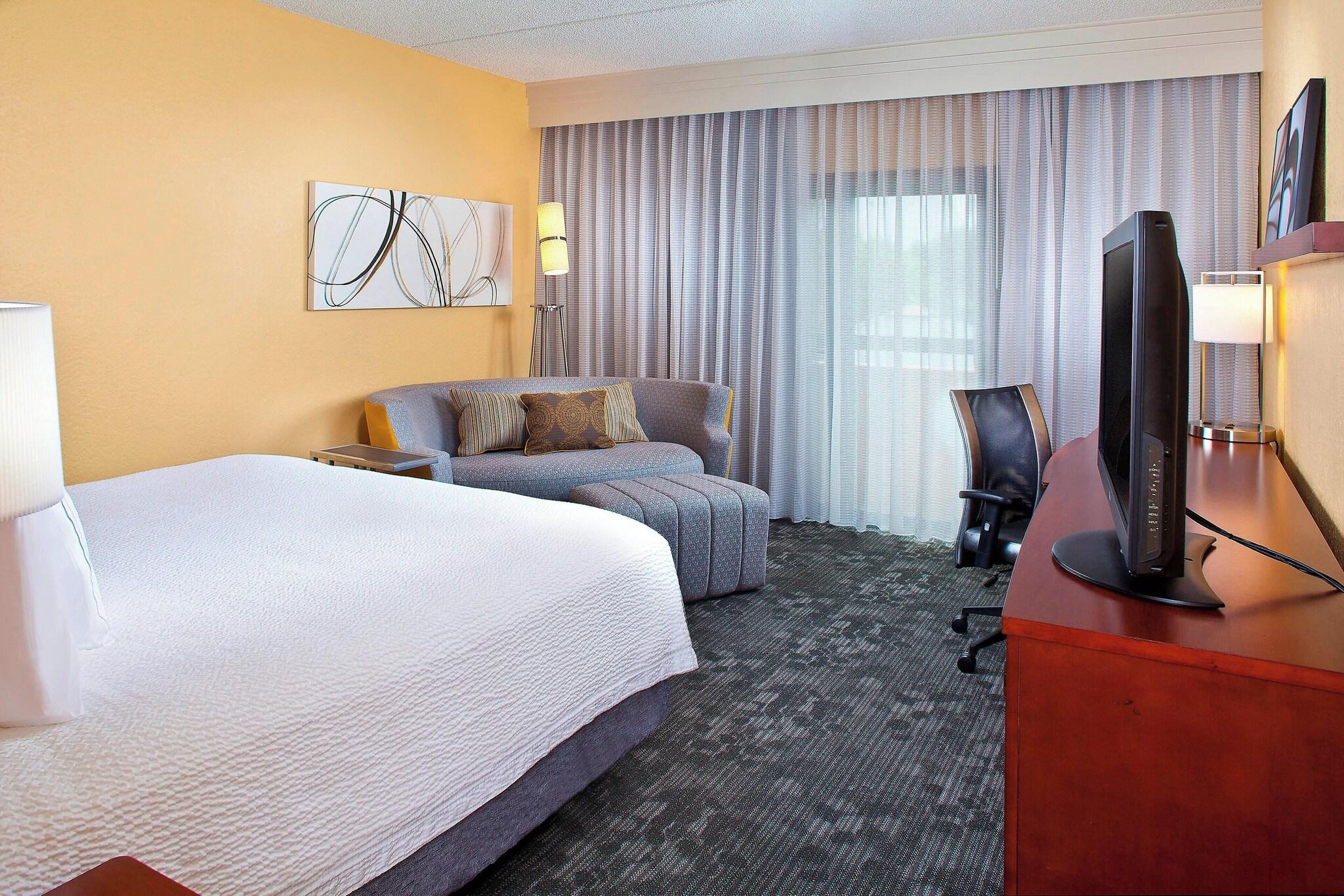 Room at Courtyard By Marriott Miami Airport West Doral, MIAMI - FL