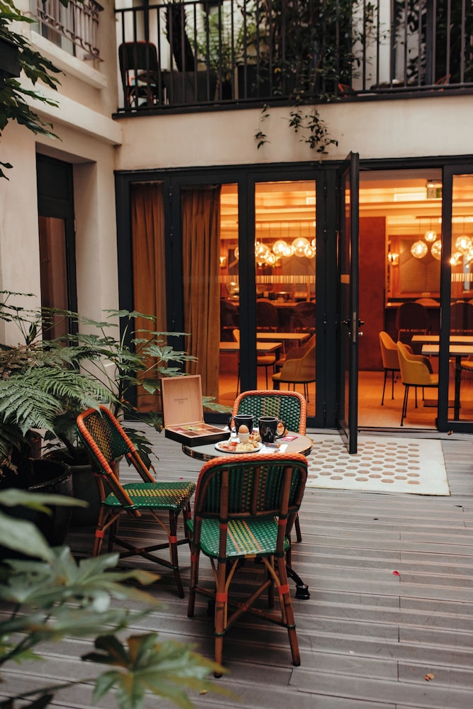 Hotel Eiffel Blomet 53/68