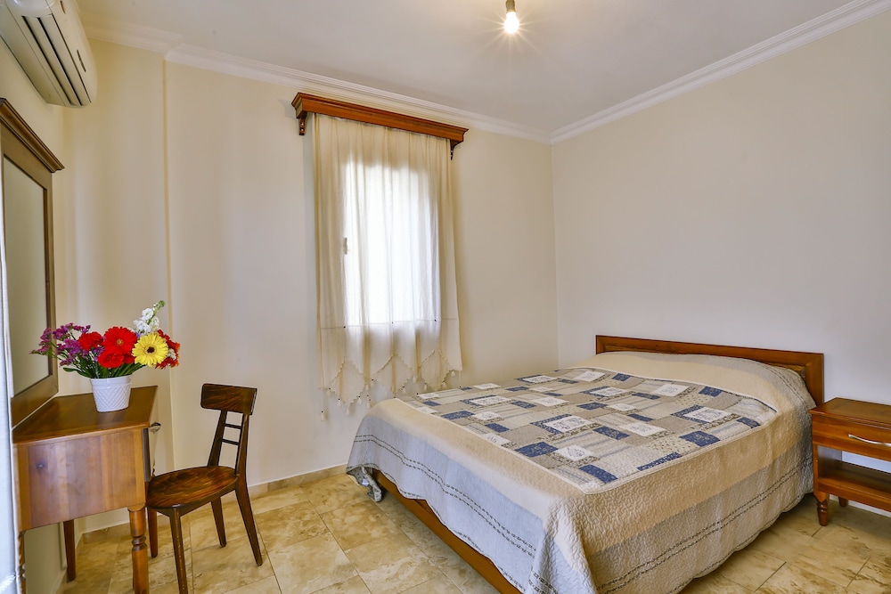 Nirvana Apartments 13/60